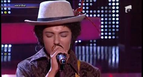 Adina se transformă în Bruno Mars - "Gorilla"