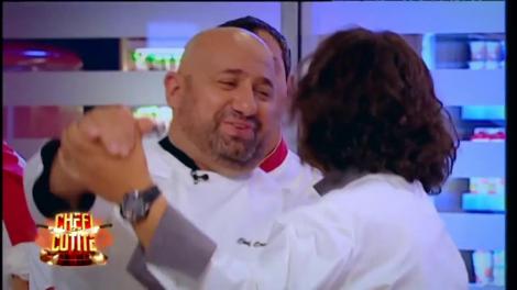 Chef Cătălin Scărlătescu îl ia la dans pe Florin Dumitrescu