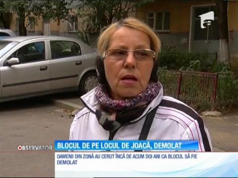 Un bloc construit pe locul unui spaţiu de joacă pentru copii din Capitală va fi demolat