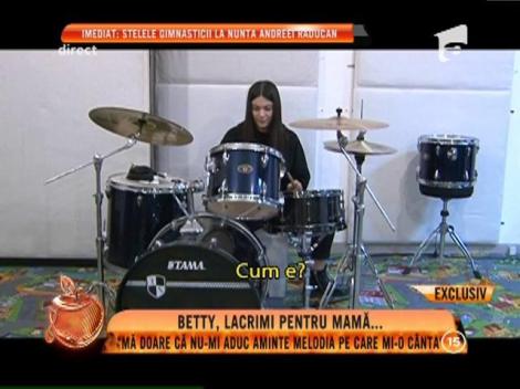 Betty Salam: "Mă doare că nu îmi aduc aminte melodia pe care mi-o cânta mama"