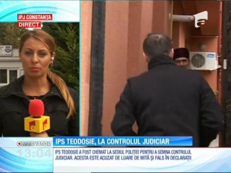Înalt Preasfinţitul Teodosie a fost chemat astăzi la poliţie. El trebuie să semneze controlul judiciar. Ierarhul este acuzat de luare de mită și fals în declaraţii