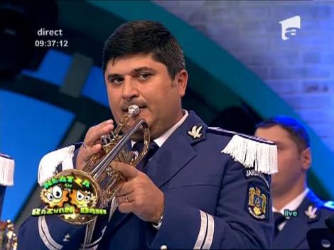 Hit-ul &rdquo;Love yourself&rdquo;, al lui Justin Bieber, &icirc;n interpretarea Fanfarei Jandarmeriei Rom&acirc;ne!