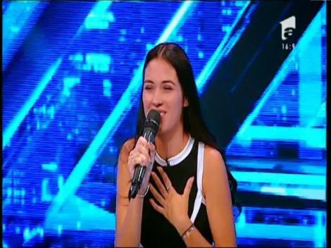 Cu patru de "DA", Letiţia Andreea se califică &icirc;n următoarea etapă X Factor!