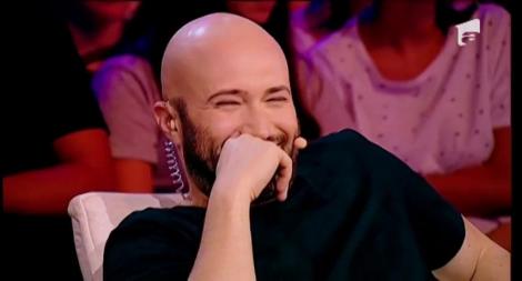 Bendeac îi spune ”te iubesc”, dar ea se duce să-l pupe pe Cheloo! ”Este primul moment de striptease din viața mea care m-a incitat!”