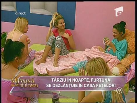 Scântei la "Mireasă pentru fiul meu"! Mădălina le-a luat la rost pe fetele care au trezit-o din somn în miez de noapte!