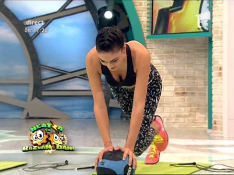 Cum arzi repede caloriile?! Îți arată Flavia, Amalia şi Miruna: Antrenamentul pe care îl poți face la tine acasă