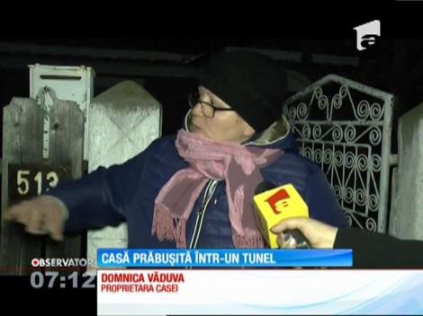 O femeie din Neamţ a trăit clipe de groază, după ce casa ei s-a prăbuşit într-un tunel subteran