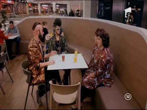 Roby Roberto și Malone, discuție indecentă cu două surori siameze obraznice!