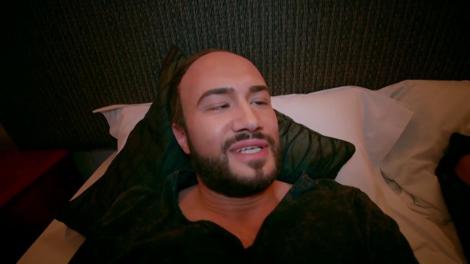 „În puii mei” se întoarce în casele românilor de „Dragobete”! Versace, regele fițelor îți predă o lecție de cum să agăți o bunăciune într-un club din Capitală!