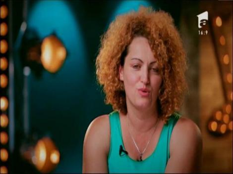 Prezentare. Natalia Claudia Enache: ”Mă ocup de politică și sunt pe val acum. Probabil net-ul a luat foc deja!”