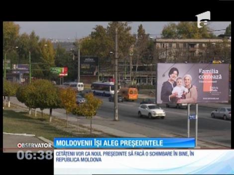 Moldovenii își aleg președintele. Cursa electorală este văzută ca o confruntare între Est şi Vest