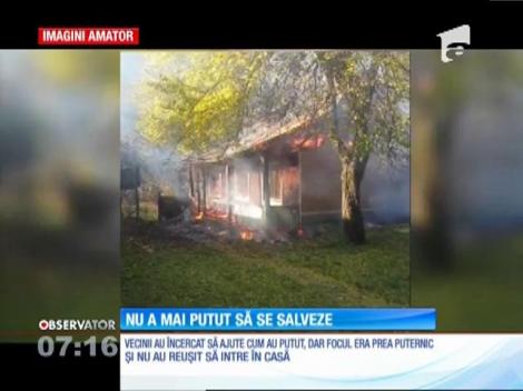 Incendiu violent. Proprietarul nu s-a mai putut salva şi a murit carbonizat