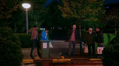 Top tipuri de cerşetori: Cei care cântă pentru a face rost de bani