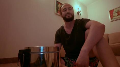 „Ce-ai făcut măi, nene, măi?!” Andrei Versace aruncă comori în coșul de gunoi: lingou de aur și ceas de 100.000 de euro