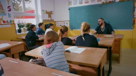 „Și când te amenință unii cu moartea, tot la p...ă te gândești!”. Lecția predată azi de BacaLaurian: „Ultima noapte de dragoste, întâia noapte de război”