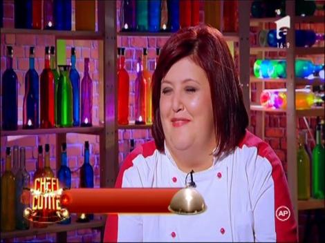 Concurenții fac o farfurie de degustare pentru nuntă