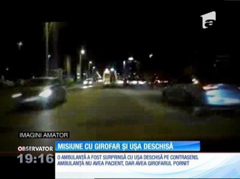 Anchetă după ce o ambulanţă a fost surprinsă cum gonea în zona Pipera-Voluntari, pe contrasens, cu girofarul pornit, dar  fără pacient