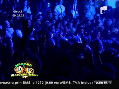 Horia Brenciu, un artist cum altu' nu-i! Imagini în exclusivitate din culisele concertelor juratului de la X Factor