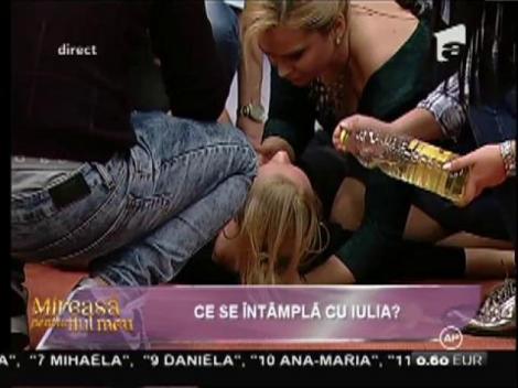 Panică la "Mireasă pentru fiul meu"! Iulia a leşinat în direct