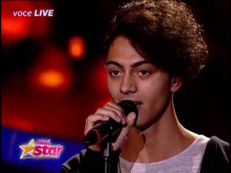 Are doar 14 ani, dar locuieşte şi se gospodăreşte singur. Povestea lui Ştefan, copilul abandonat de mamă, care a dat totul pentru muzică