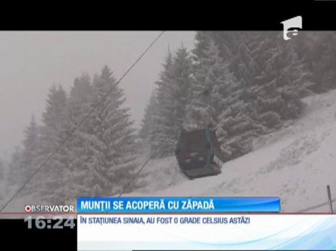 Valea Prahovei, acoperită de zăpadă