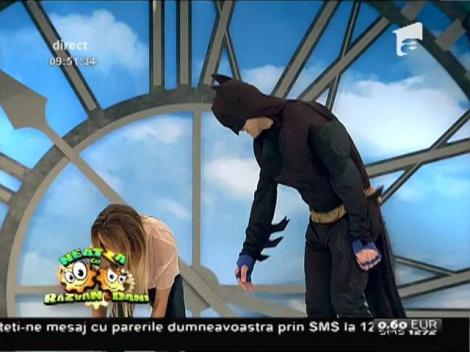 Battle pe ringul de dans între Flavia şi Batman "Pipinu de România"!