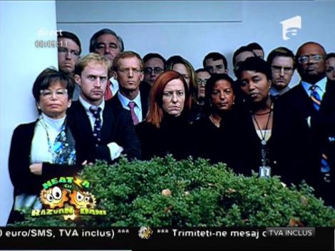 Smiley News: Cum îl aşteaptă echipa de la Casa Albă pe noul preşedinte! Expresia feţelor spune totul!