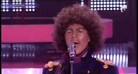 Premieră absolută la "Te cunosc de undeva"! Jimi Hendrix, cu al său "Purple haze live", a incendiat scena! Amna s-a "rătăcit" iremediabil!