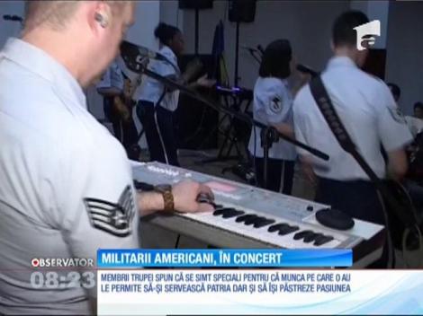 Militari americani, în concert la Căminul Cultural din Mihail Kogălniceanu