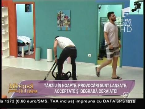 Casa băieţilor s-a transformat într-un câmp de bătălie!