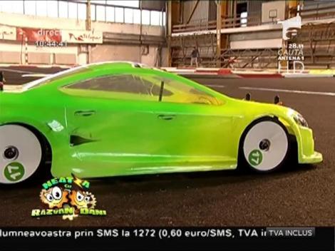 Întrecere cu mașini de jucărie