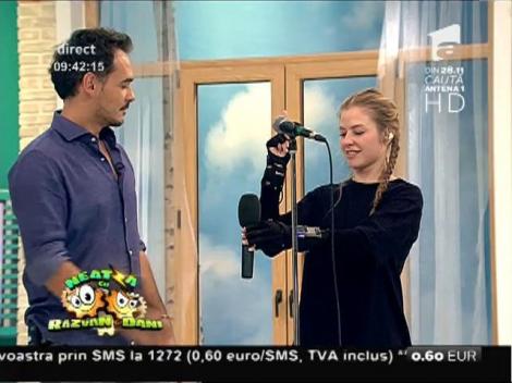 Mănușile muzicale. Oare aşa va fi muzica în viitor?