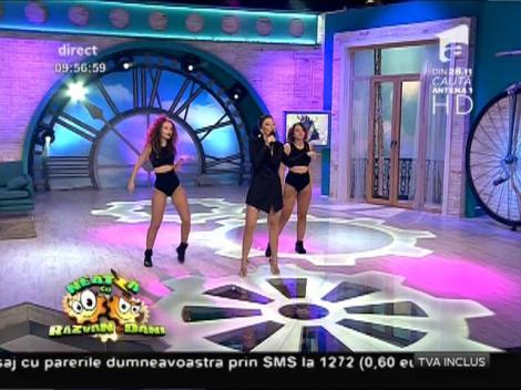 VIDEO! Domnișoară, ce picioare! La 19 ani, Denisa Trofin se remarcă prin voce și forme frumos conturate: Apariție de infarct, la ”Neatza”!