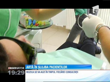 Frica de medicul dentist se tratează cu naiul