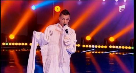 „Măi, rapper nebunatic, ce-ai făcut tu aici?” Cheloo l-a făcut praf pe concurent: „Ai mari probleme la capitolul ăsta”