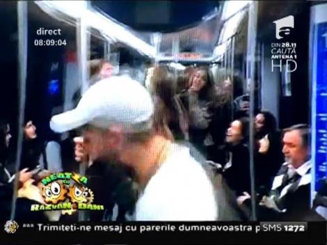 Smiley News: Cum se distrează lumea în metroul din Madrid