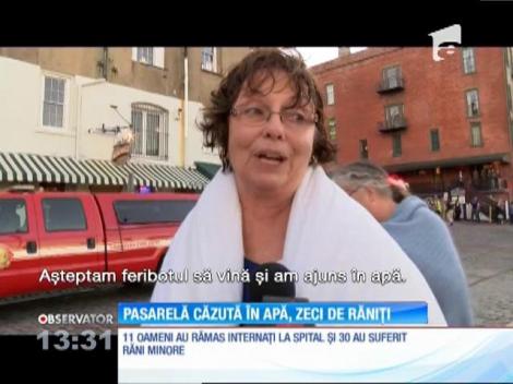 Zeci de americani au ajuns în apă cu tot cu pasarela pe care se aflau