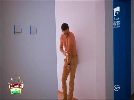 Nea Marin îi face un mic cadou lui Liviu