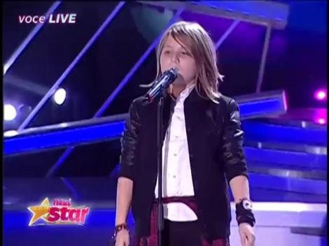 Seara a început cum nu se poate mai bine. Edi Stoica, un rocker “neînfricat”. “Nothing Else Matters” s-a auzit superb la “Next Star”