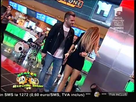 HOT la mall! Rochia scurtă și picioarele Flaviei, întâlnire cu temperaturi ridicate! Ce s-a văzut a făcut deliciul domnilor!