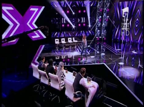 Sia - Cheap Thrills. Vezi aici cum cântă Alexandra Tănăsoiu, la X Factor!