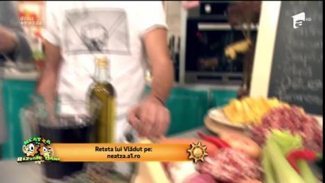 Reţeta lui Vlăduţ: "Paste cu ragu"