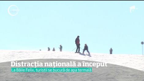Zeci de mii de români se bucură de cinci zile libere în staţiunile de la munte