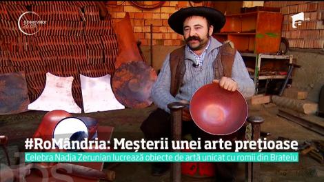 #RoMândria: Directorul de creaţie al Calvin Klein şi Swarowski lucrează obiecte de artă unicat cu romii căldărari din Brateiu