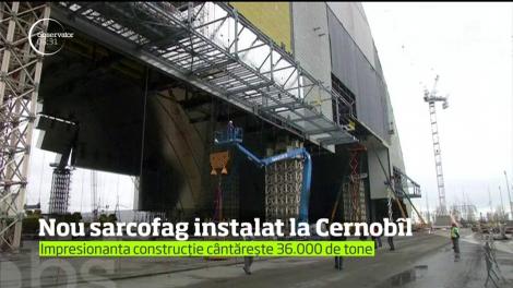 Nou "sarcofag" instalat la Cernobîl