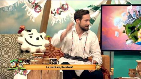 La mulţi ani, România! Dani și Răzvan, așa cum îi vezi o dată-n an! Vedetele matinalului și-a lăsat telespectatorii mască!
