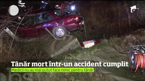 Un şofer şi-a pierdut viaţa într-un accident teribil pe o şosea din Timiş