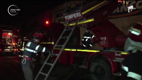 Incendiu la mall din cauza instalaţiei de iluminat pentru sărbători