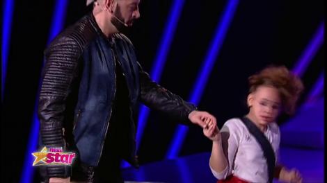 L-a pansat pe pacientul CRBL! Te uiți și te minunezi! Catrinel te face să râzi cu lacrimi cu acest număr de pantomimă! Crezi că reziști?