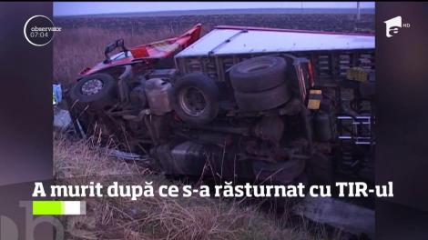 Un șofer a sfârșit încarcerat în cabina TIR-ului cu care abia intrase în țară